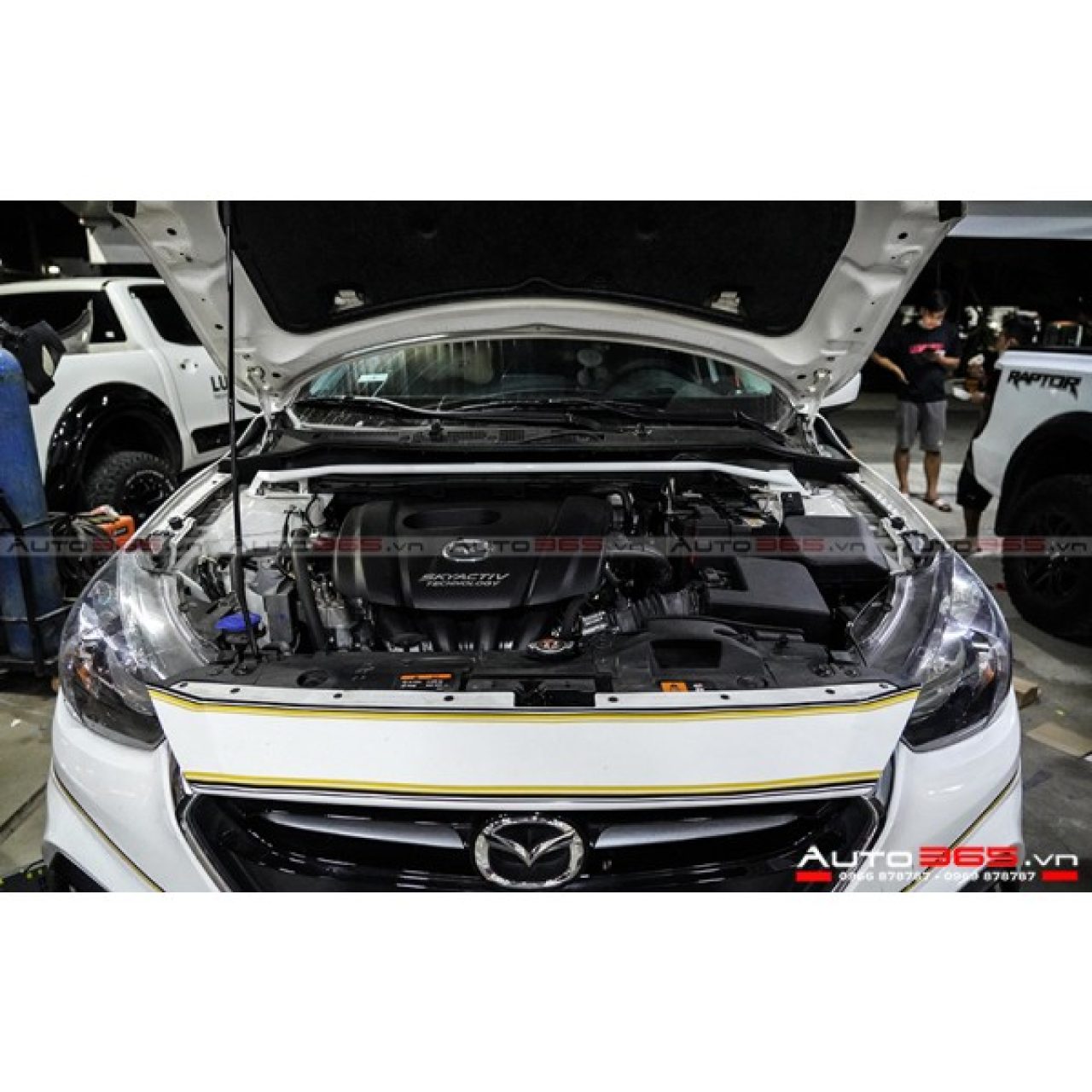 Mazda 2 lắp thanh giằng ULTRA RACING - Hình 1